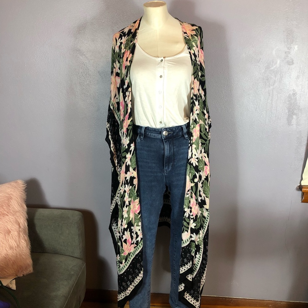AE Floral Kimono WELL LOVED O/S